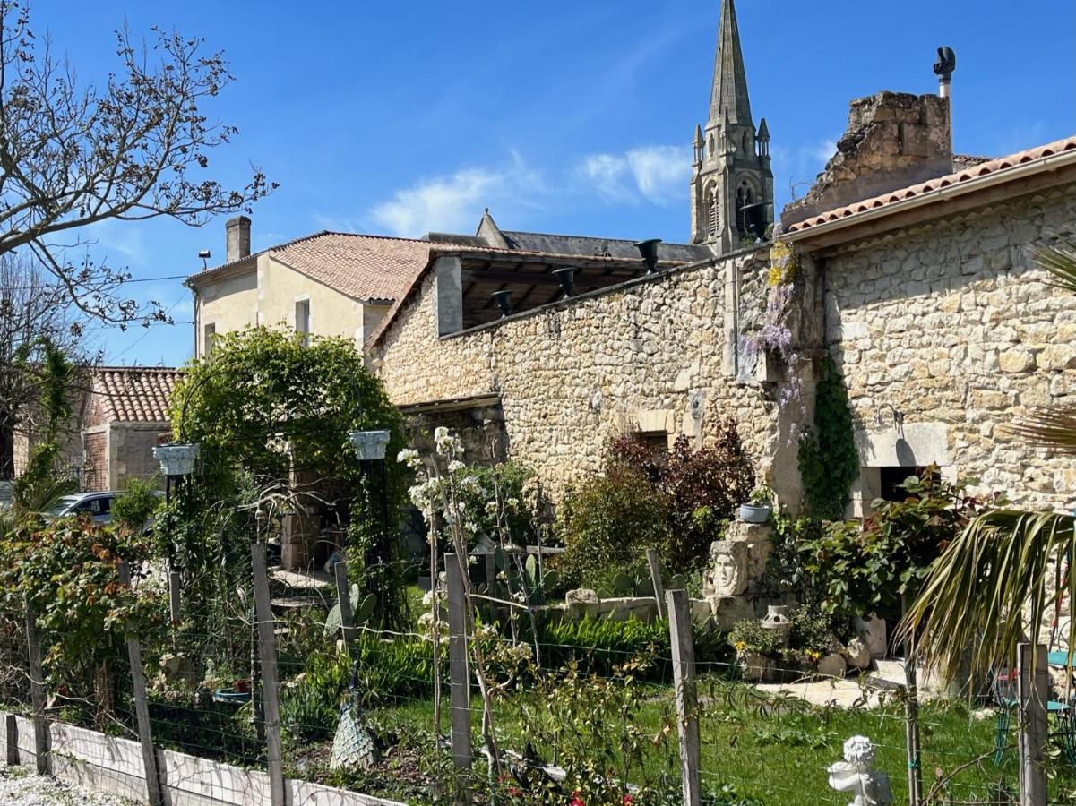 La Maison Blanche A Saint-Yzans-De-Medoc Exterior photo